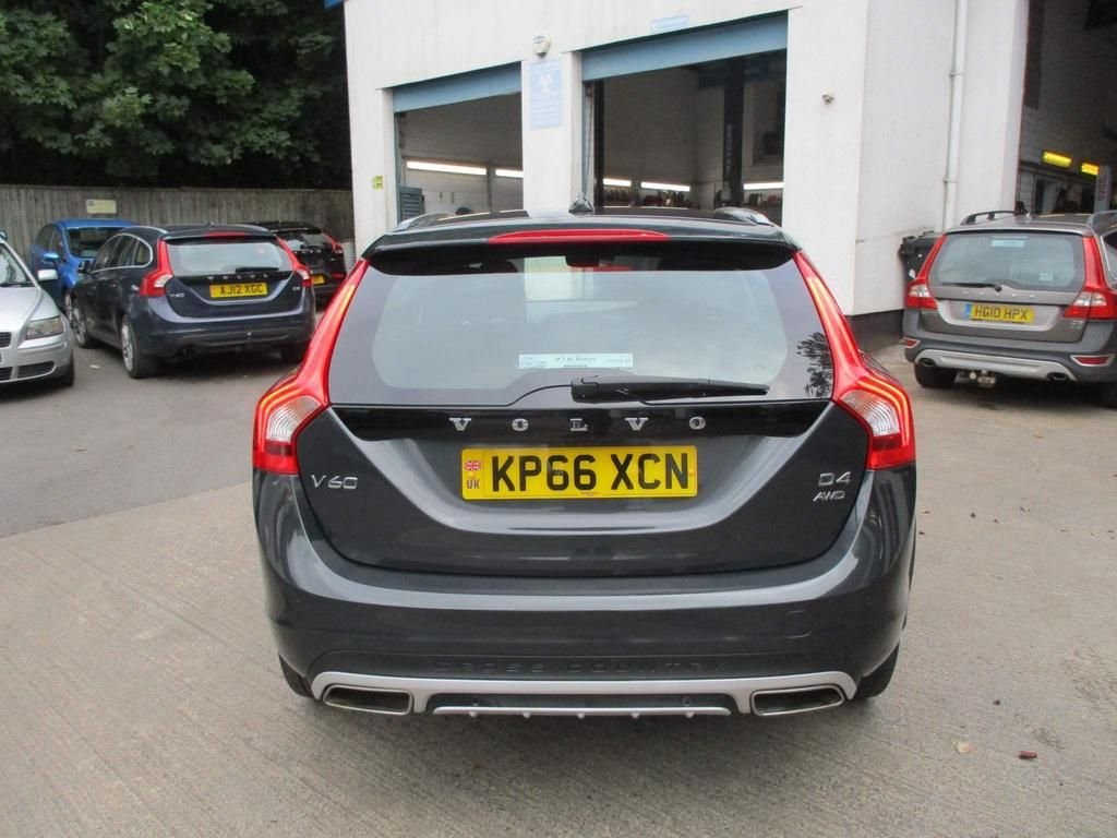 USED 2016 66 VOLVO V60 CROSS COUNTRY 2.4 D4 CROSS COUNTRY SE NAV AWD 5d 187 BHP DAB + SAT NAV