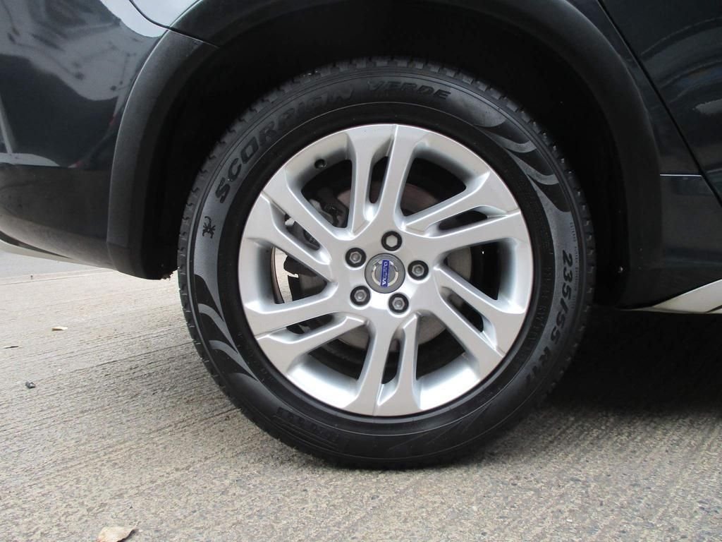 USED 2016 66 VOLVO V60 CROSS COUNTRY 2.4 D4 CROSS COUNTRY SE NAV AWD 5d 187 BHP DAB + SAT NAV