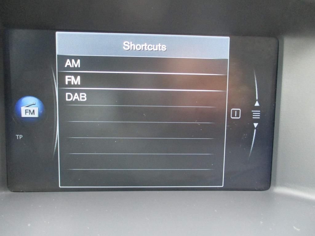 USED 2016 66 VOLVO V60 CROSS COUNTRY 2.4 D4 CROSS COUNTRY SE NAV AWD 5d 187 BHP DAB + SAT NAV