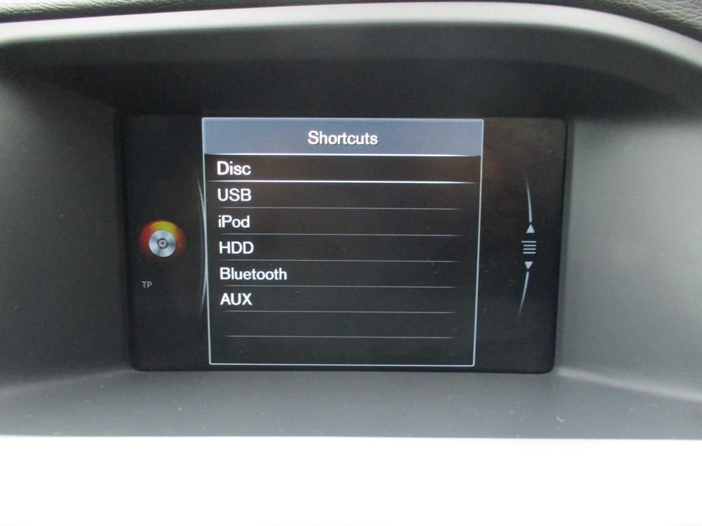 USED 2016 66 VOLVO V60 CROSS COUNTRY 2.4 D4 CROSS COUNTRY SE NAV AWD 5d 187 BHP DAB + SAT NAV