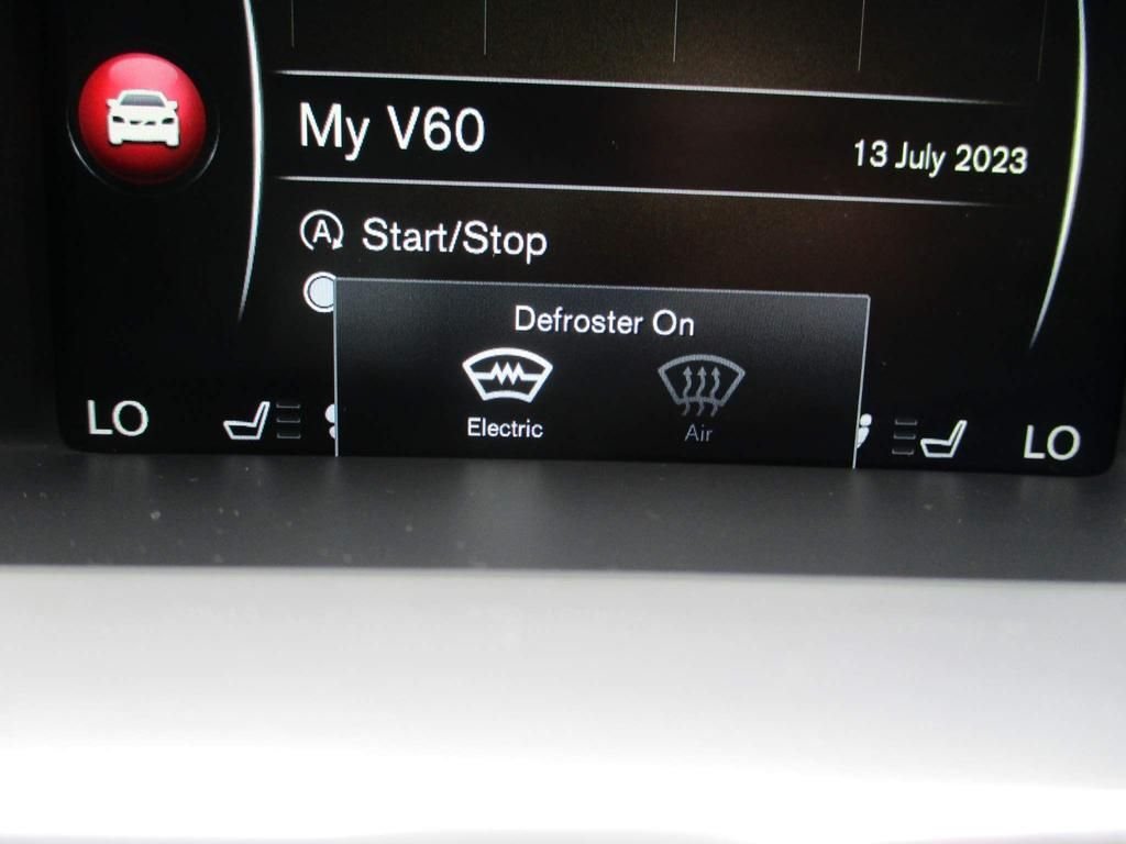USED 2016 66 VOLVO V60 CROSS COUNTRY 2.4 D4 CROSS COUNTRY SE NAV AWD 5d 187 BHP DAB + SAT NAV
