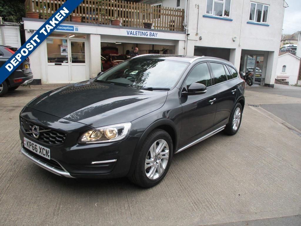 USED 2016 66 VOLVO V60 CROSS COUNTRY 2.4 D4 CROSS COUNTRY SE NAV AWD 5d 187 BHP DAB + SAT NAV
