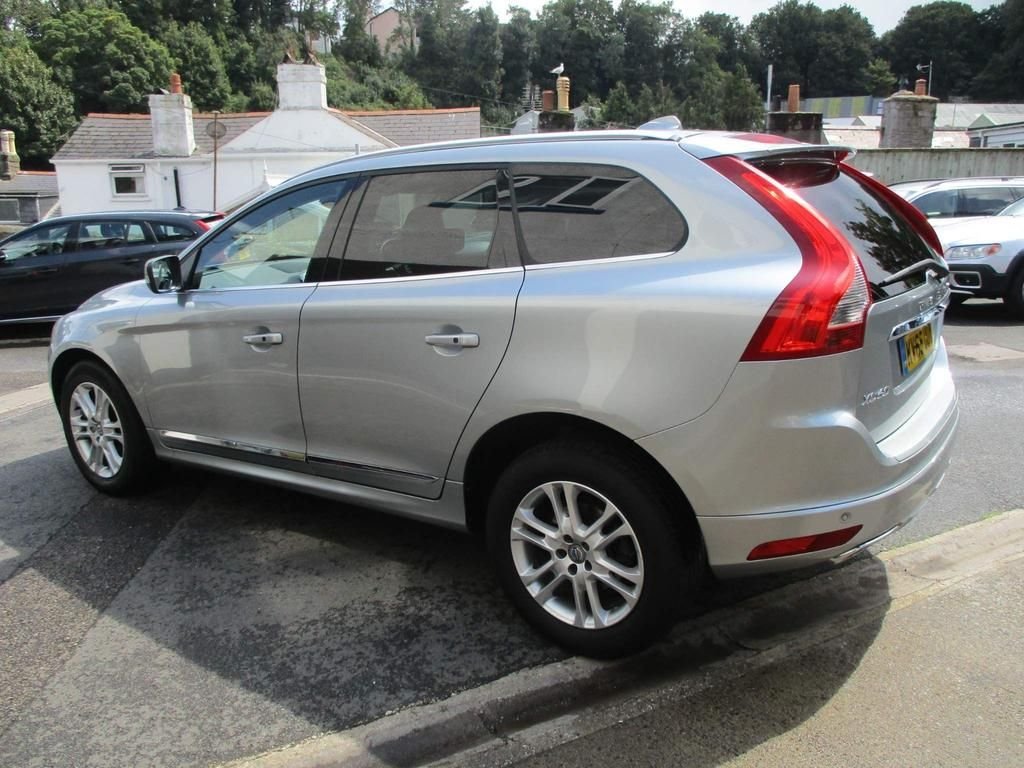 USED 2015 65 VOLVO XC60 2.4 D5 SE LUX NAV AWD 5d 217 BHP FULL SERVICE HISTORY
