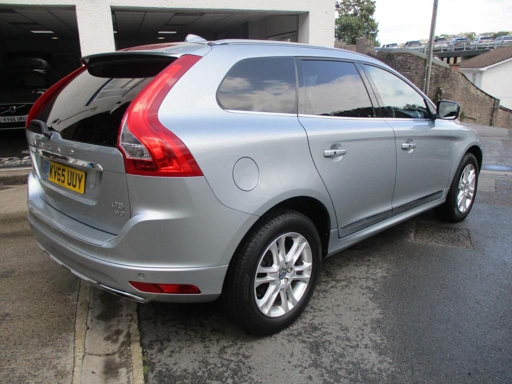 USED 2015 65 VOLVO XC60 2.4 D5 SE LUX NAV AWD 5d 217 BHP FULL SERVICE HISTORY