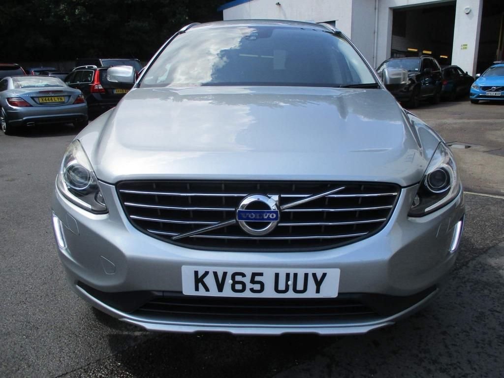 USED 2015 65 VOLVO XC60 2.4 D5 SE LUX NAV AWD 5d 217 BHP FULL SERVICE HISTORY