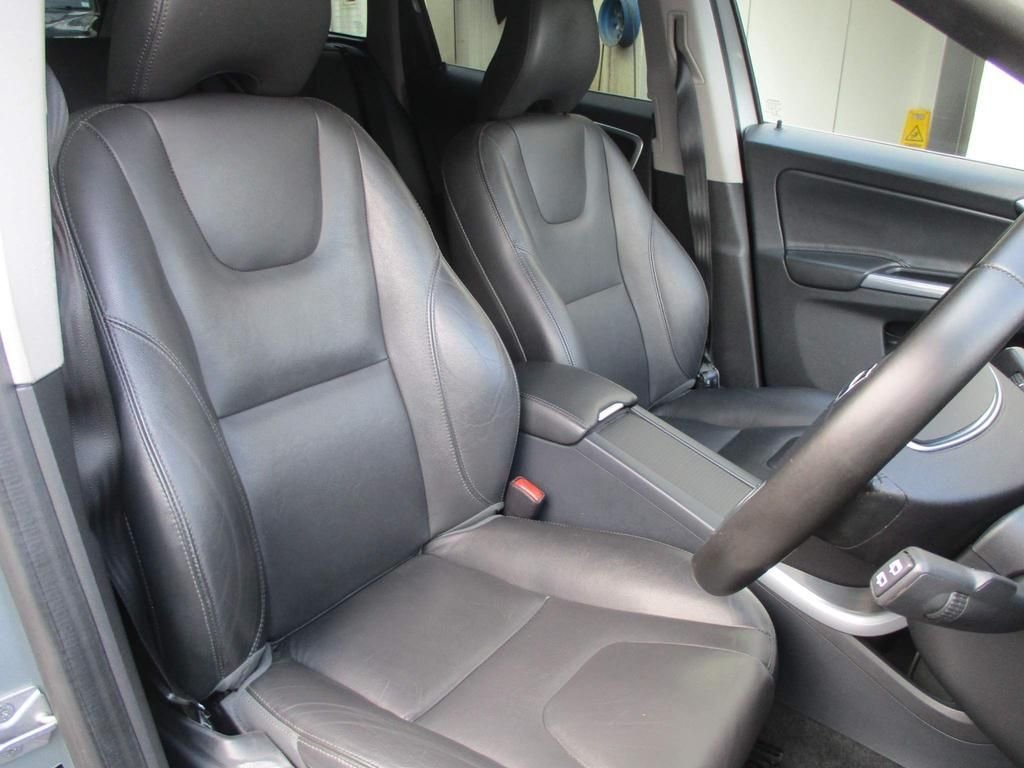 USED 2015 65 VOLVO XC60 2.4 D5 SE LUX NAV AWD 5d 217 BHP FULL SERVICE HISTORY