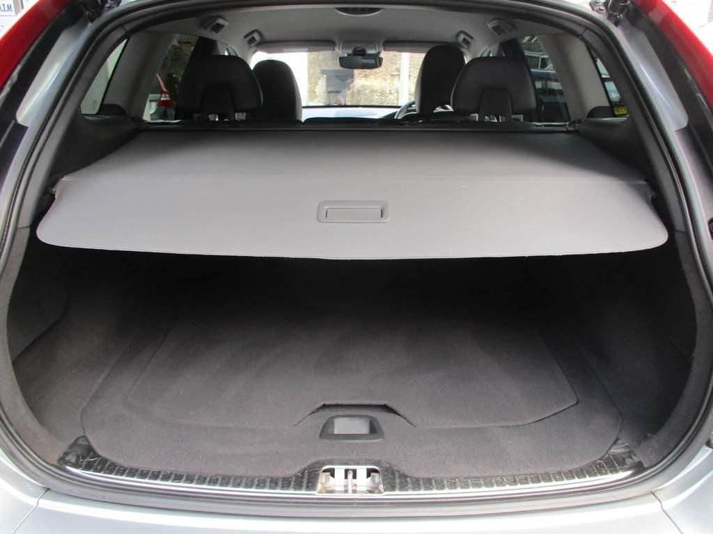 USED 2015 65 VOLVO XC60 2.4 D5 SE LUX NAV AWD 5d 217 BHP FULL SERVICE HISTORY