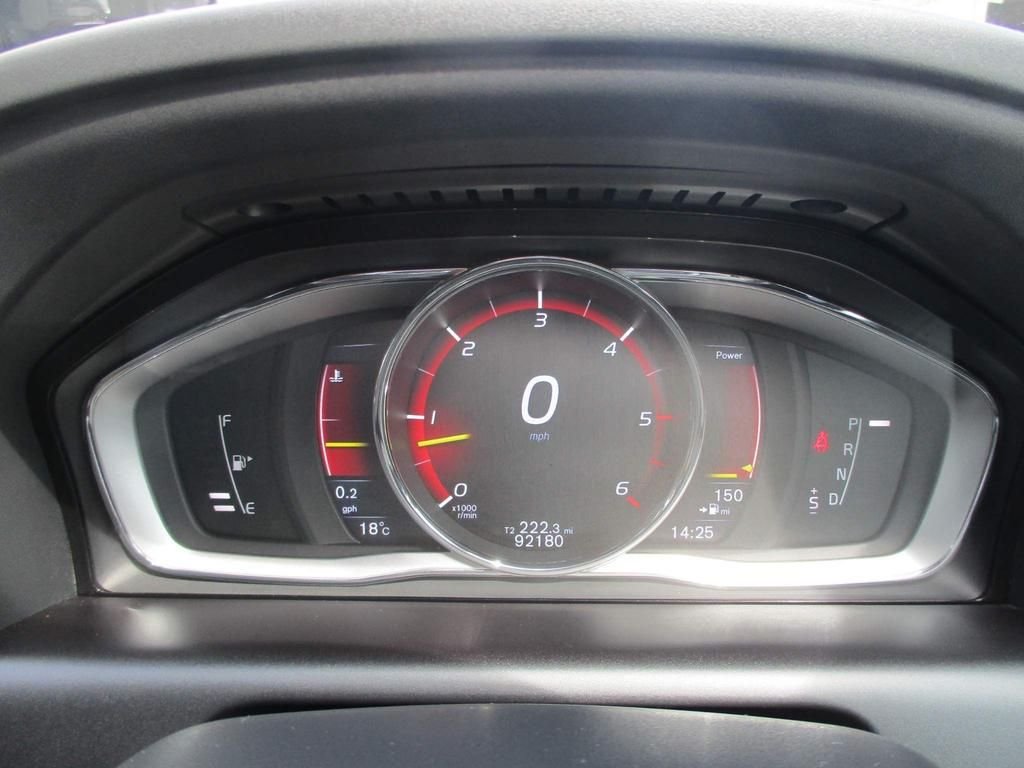 USED 2015 65 VOLVO XC60 2.4 D5 SE LUX NAV AWD 5d 217 BHP FULL SERVICE HISTORY