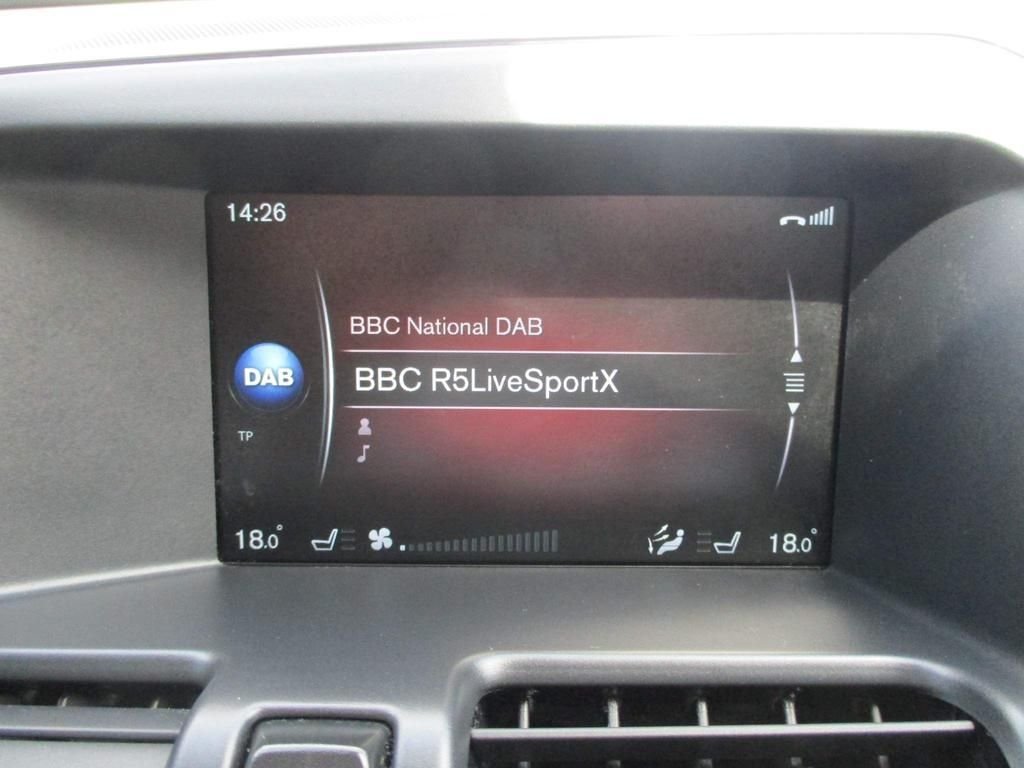 USED 2015 65 VOLVO XC60 2.4 D5 SE LUX NAV AWD 5d 217 BHP FULL SERVICE HISTORY