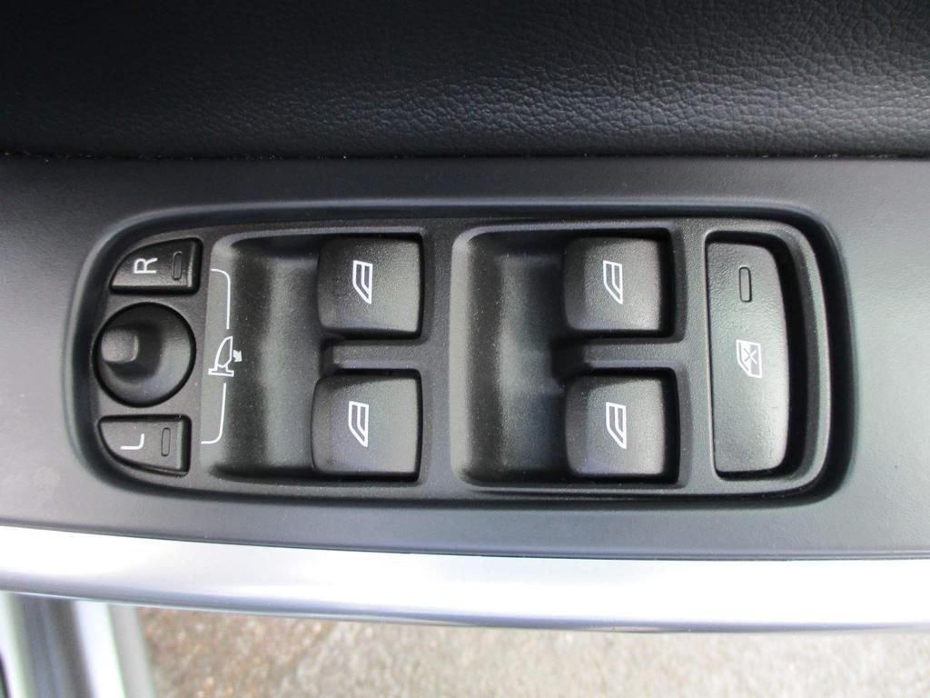 USED 2015 65 VOLVO XC60 2.4 D5 SE LUX NAV AWD 5d 217 BHP FULL SERVICE HISTORY