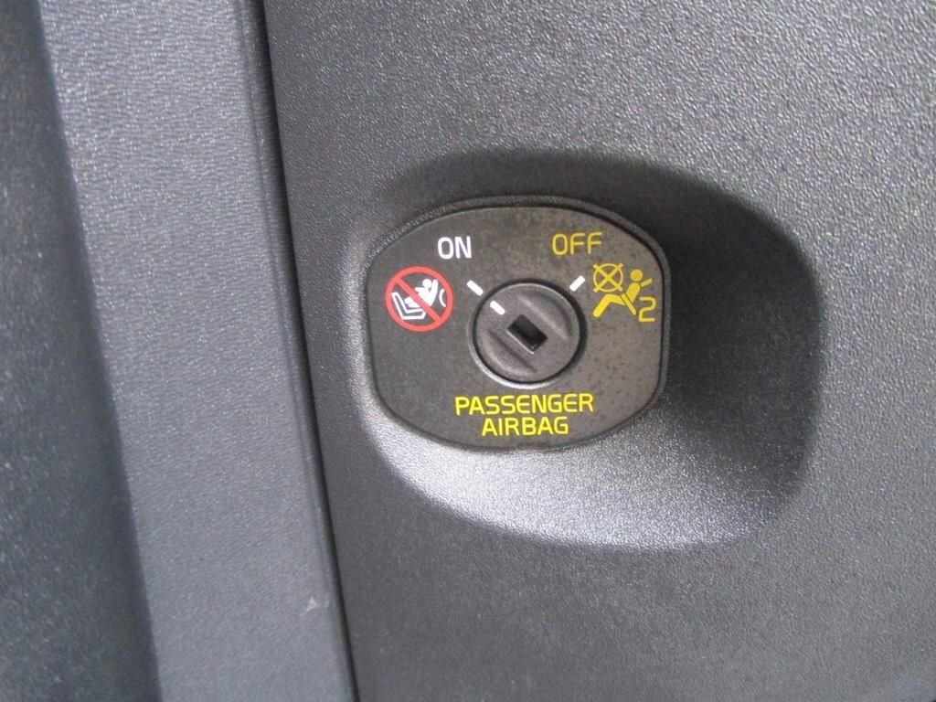 USED 2015 65 VOLVO XC60 2.4 D5 SE LUX NAV AWD 5d 217 BHP FULL SERVICE HISTORY