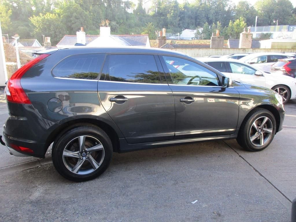 USED 2014 14 VOLVO XC60 2.4 D4 R-DESIGN LUX NAV AWD 5d 161 BHP DAB + SAT NAV
