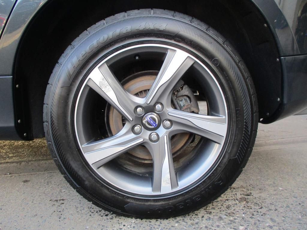 USED 2014 14 VOLVO XC60 2.4 D4 R-DESIGN LUX NAV AWD 5d 161 BHP DAB + SAT NAV