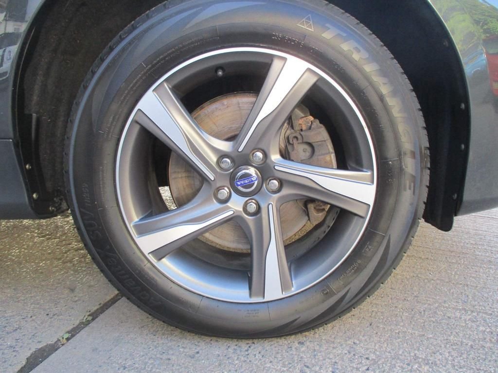 USED 2014 14 VOLVO XC60 2.4 D4 R-DESIGN LUX NAV AWD 5d 161 BHP DAB + SAT NAV