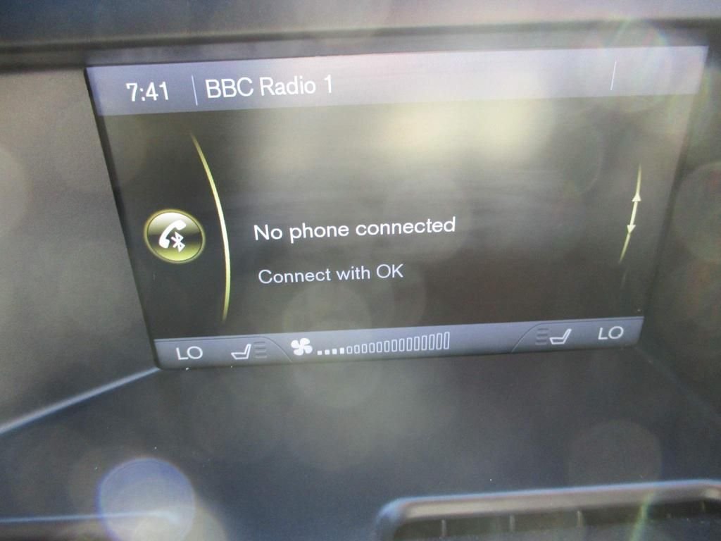 USED 2014 14 VOLVO XC60 2.4 D4 R-DESIGN LUX NAV AWD 5d 161 BHP DAB + SAT NAV