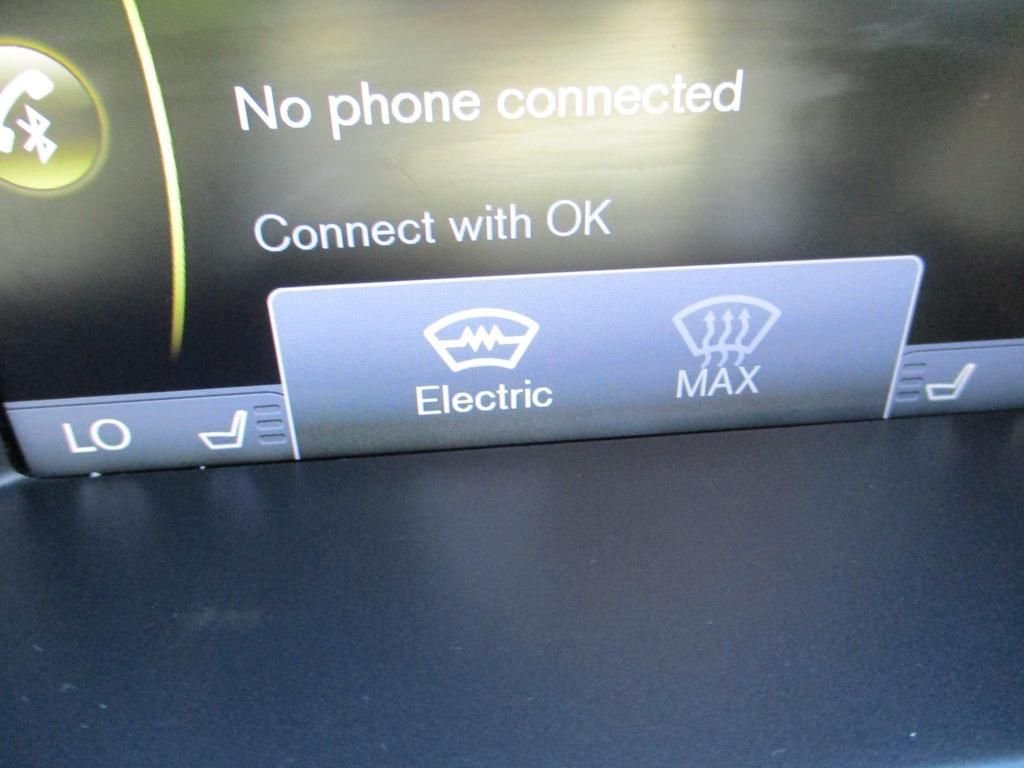 USED 2014 14 VOLVO XC60 2.4 D4 R-DESIGN LUX NAV AWD 5d 161 BHP DAB + SAT NAV