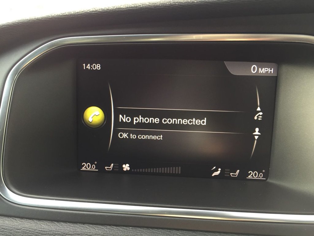 USED 2017 67 VOLVO V40 2.0 T5 R-DESIGN PRO 5d AUTO 240 BHP HATCHBACK
