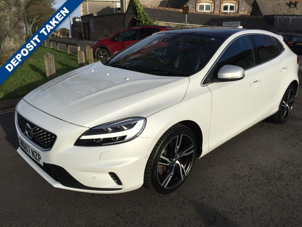 USED 2017 67 VOLVO V40 2.0 T5 R-DESIGN PRO 5d AUTO 240 BHP HATCHBACK