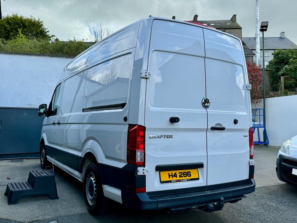 USED 2017 67 VOLKSWAGEN CRAFTER 2.0 CR35 TDI M H/R P/V TRENDLINE 101 BHP NEW PLY LINING JUST FITTED