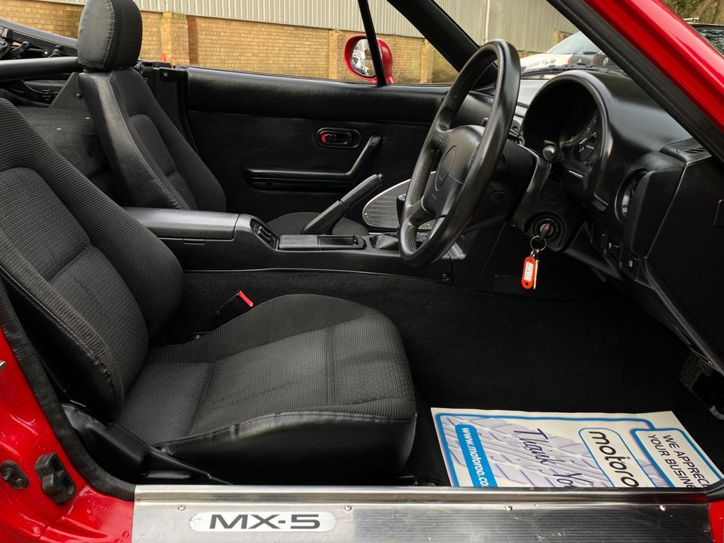 USED 1997 P MAZDA MX-5 1.8 I 2d 128 BHP A Roadster Icon
