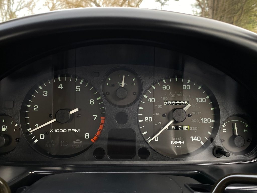 USED 1997 P MAZDA MX-5 1.8 I 2d 128 BHP A Roadster Icon