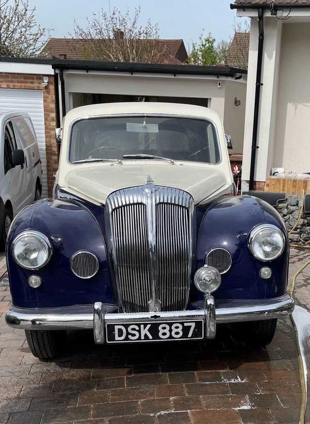 View our Daimler Conquest Century 2.4 2.4 4d