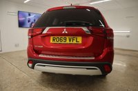 USED 2019 69 MITSUBISHI OUTLANDER 2.0 EXCEED 5d 148 BHP WITH A DEALERSHIP SERVICE RECORD AND COVERED JUST 39,000 MILES