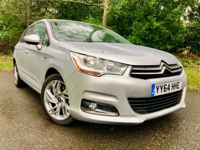 2015 64 Citroen C4 1.6 THP EXCLUSIVE ETG6 5d AUTO 154 BHP SUPPLIED BY US NEW //1 RETIRED DR OWNER //ONLY 24,000 MILES //TOP SPECIFICATION//1/2 LEATHER HEATED SEATS//ELECTRIC FOLDING MIRRORS//FRONT/REAR PARKING SENSORS