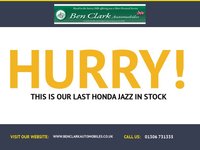 USED 2017 66 HONDA JAZZ 1.3 I-VTEC SE NAVI 5d AUTO 101 BHP 1 RETIRED LADY OWNER //ONLY 6,500 MILES//X5 SERVICE STAMPS//SATNAV//AIRCON//FRONT AND REAR PARK SENSORS//ELEC FOLD MIRRORS//BLUETOOTH//CRUISE CONTROL//MULTI-FUNCTON STEERING WHEEL SE NAVI 5d AUTO 101 BHP 1 RETIRED LADY OWNER //ONLY 6,500 MILES//X5 SERVICE STAMPS//SATNAV//AIRCON//FRONT AND REAR PARK SENSORS//ELEC FOLD MIRRORS//BLUETOOTH//CRUISE CONTROL//MULTI-FUNCTON STEERING WHEEL