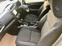 USED 2017 66 HONDA JAZZ 1.3 I-VTEC SE NAVI 5d AUTO 101 BHP 1 RETIRED LADY OWNER //ONLY 6,500 MILES//X5 SERVICE STAMPS//SATNAV//AIRCON//FRONT AND REAR PARK SENSORS//ELEC FOLD MIRRORS//BLUETOOTH//CRUISE CONTROL//MULTI-FUNCTON STEERING WHEEL SE NAVI 5d AUTO 101 BHP 1 RETIRED LADY OWNER //ONLY 6,500 MILES//X5 SERVICE STAMPS//SATNAV//AIRCON//FRONT AND REAR PARK SENSORS//ELEC FOLD MIRRORS//BLUETOOTH//CRUISE CONTROL//MULTI-FUNCTON STEERING WHEEL
