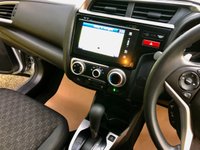 USED 2017 66 HONDA JAZZ 1.3 I-VTEC SE NAVI 5d AUTO 101 BHP 1 RETIRED LADY OWNER //ONLY 6,500 MILES//X5 SERVICE STAMPS//SATNAV//AIRCON//FRONT AND REAR PARK SENSORS//ELEC FOLD MIRRORS//BLUETOOTH//CRUISE CONTROL//MULTI-FUNCTON STEERING WHEEL SE NAVI 5d AUTO 101 BHP 1 RETIRED LADY OWNER //ONLY 6,500 MILES//X5 SERVICE STAMPS//SATNAV//AIRCON//FRONT AND REAR PARK SENSORS//ELEC FOLD MIRRORS//BLUETOOTH//CRUISE CONTROL//MULTI-FUNCTON STEERING WHEEL