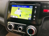 USED 2017 66 HONDA JAZZ 1.3 I-VTEC SE NAVI 5d AUTO 101 BHP 1 RETIRED LADY OWNER //ONLY 6,500 MILES//X5 SERVICE STAMPS//SATNAV//AIRCON//FRONT AND REAR PARK SENSORS//ELEC FOLD MIRRORS//BLUETOOTH//CRUISE CONTROL//MULTI-FUNCTON STEERING WHEEL SE NAVI 5d AUTO 101 BHP 1 RETIRED LADY OWNER //ONLY 6,500 MILES//X5 SERVICE STAMPS//SATNAV//AIRCON//FRONT AND REAR PARK SENSORS//ELEC FOLD MIRRORS//BLUETOOTH//CRUISE CONTROL//MULTI-FUNCTON STEERING WHEEL