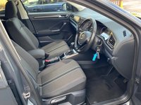 USED 2019 69 VOLKSWAGEN T-ROC 1.5 SE TSI EVO DSG 5d 148 BHP AUTOMATIC