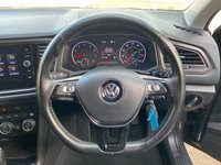 USED 2019 69 VOLKSWAGEN T-ROC 1.5 SE TSI EVO DSG 5d 148 BHP AUTOMATIC