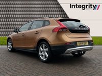 USED 2014 14 VOLVO V40 1.6 D2 CROSS COUNTRY LUX 5d 113 BHP BLUETOOTH HANDSFREE - USB INPUT - CLIMATE CONTROL - DAB RADIO - XENON HEADLIGHTS - RAIN SENSING WIPERS