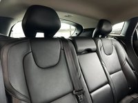 USED 2014 14 VOLVO V40 1.6 D2 CROSS COUNTRY LUX 5d 113 BHP BLUETOOTH HANDSFREE - USB INPUT - CLIMATE CONTROL - DAB RADIO - XENON HEADLIGHTS - RAIN SENSING WIPERS