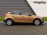USED 2014 14 VOLVO V40 1.6 D2 CROSS COUNTRY LUX 5d 113 BHP BLUETOOTH HANDSFREE - USB INPUT - CLIMATE CONTROL - DAB RADIO - XENON HEADLIGHTS - RAIN SENSING WIPERS