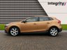USED 2014 14 VOLVO V40 1.6 D2 CROSS COUNTRY LUX 5d 113 BHP BLUETOOTH HANDSFREE - USB INPUT - CLIMATE CONTROL - DAB RADIO - XENON HEADLIGHTS - RAIN SENSING WIPERS