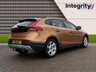 USED 2014 14 VOLVO V40 1.6 D2 CROSS COUNTRY LUX 5d 113 BHP BLUETOOTH HANDSFREE - USB INPUT - CLIMATE CONTROL - DAB RADIO - XENON HEADLIGHTS - RAIN SENSING WIPERS