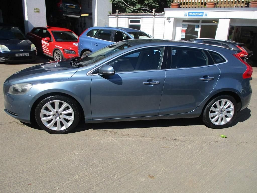 USED 2014 64 VOLVO V40 VOLVO V40 1.6 T4 SE Powershift Euro 5 (s/s) 5dr 