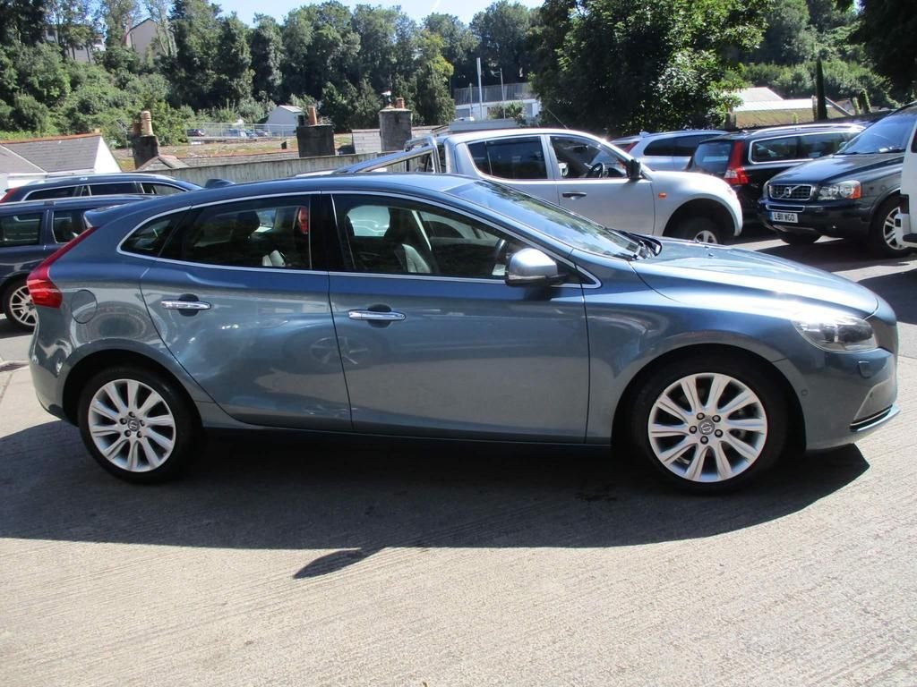 USED 2014 64 VOLVO V40 VOLVO V40 1.6 T4 SE Powershift Euro 5 (s/s) 5dr 
