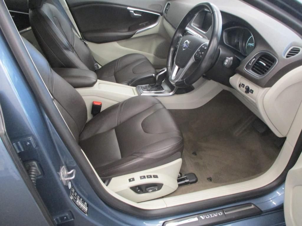 USED 2014 64 VOLVO V40 VOLVO V40 1.6 T4 SE Powershift Euro 5 (s/s) 5dr 