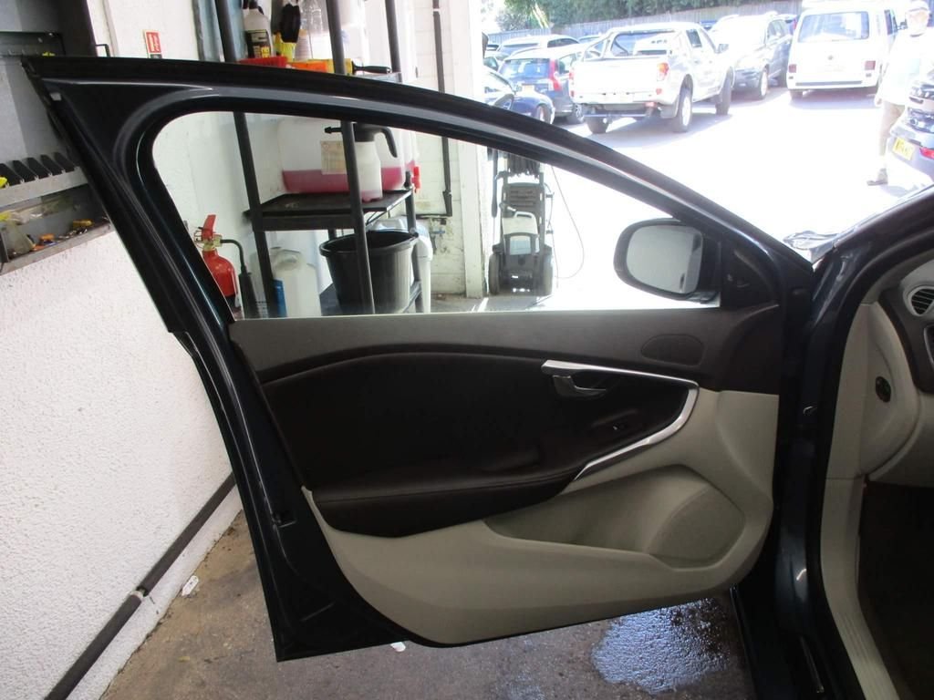 USED 2014 64 VOLVO V40 VOLVO V40 1.6 T4 SE Powershift Euro 5 (s/s) 5dr 