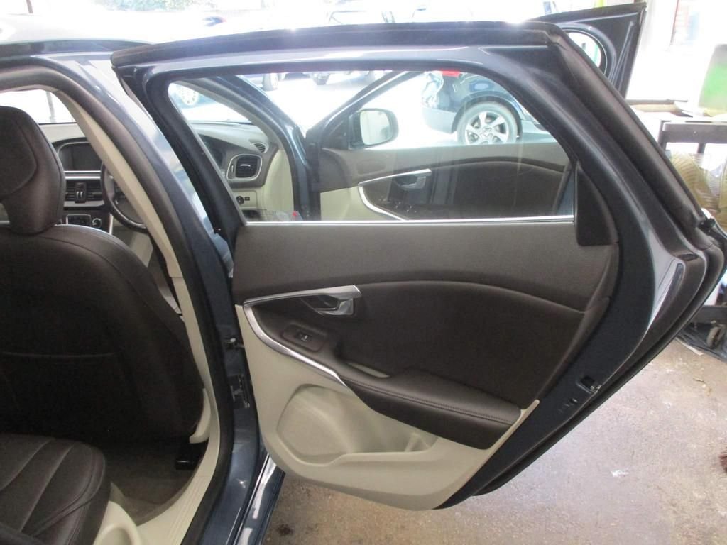 USED 2014 64 VOLVO V40 VOLVO V40 1.6 T4 SE Powershift Euro 5 (s/s) 5dr 