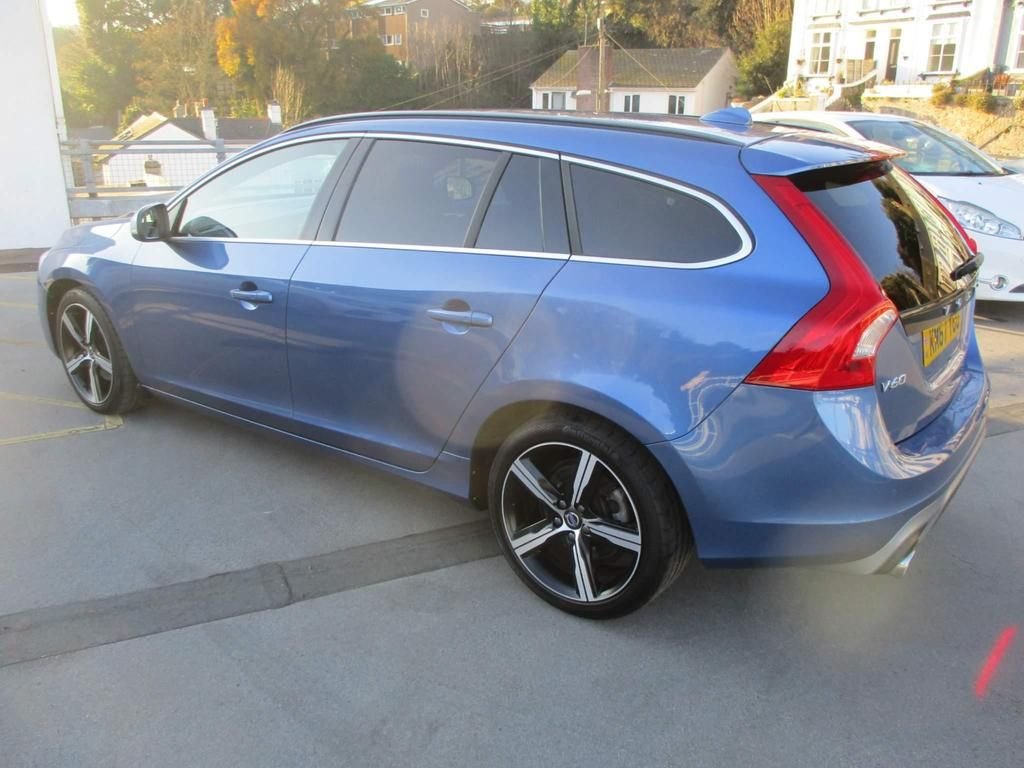USED 2017 67 VOLVO V60 2.0 D3 R-DESIGN NAV 5d 148 BHP FULL SERVICE HISTORY