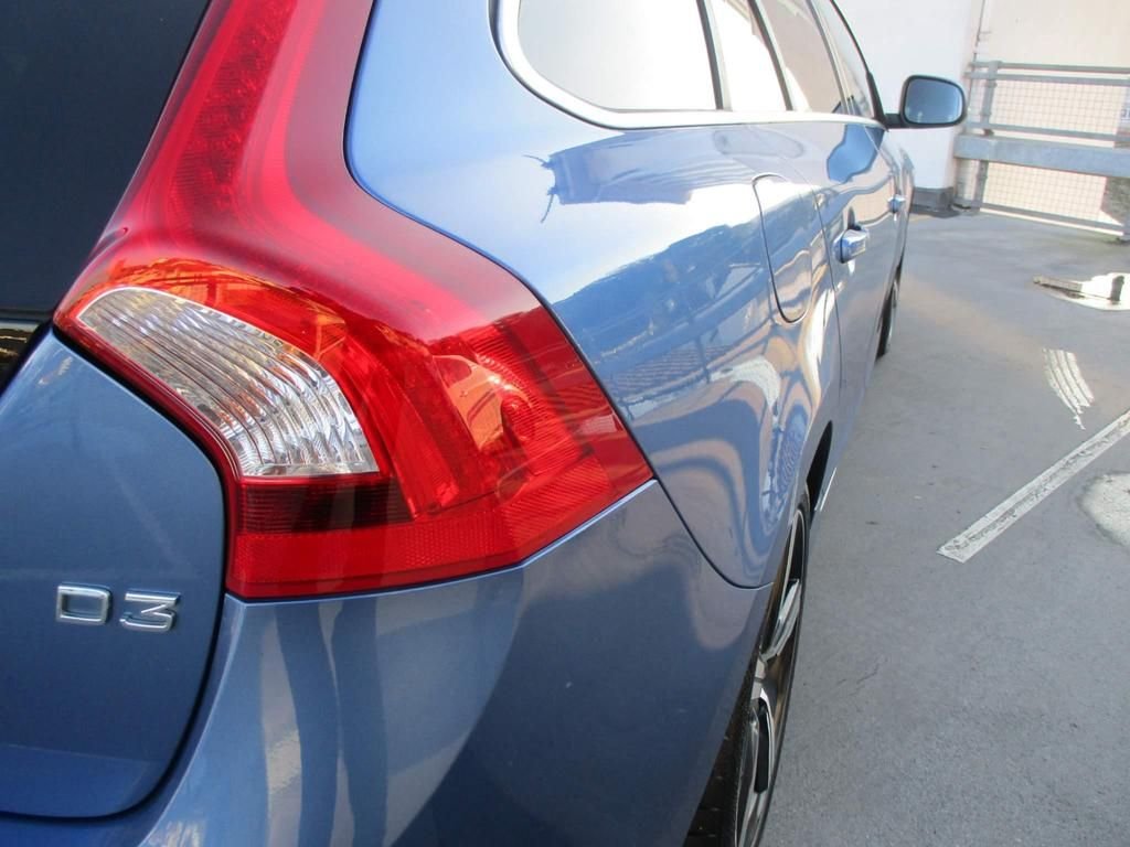 USED 2017 67 VOLVO V60 2.0 D3 R-DESIGN NAV 5d 148 BHP FULL SERVICE HISTORY