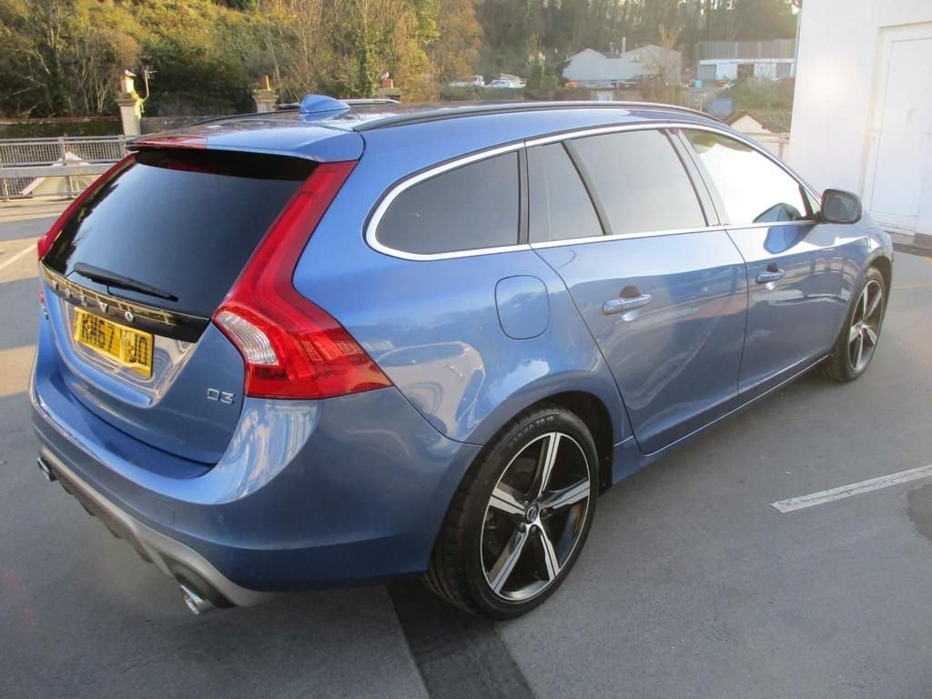 USED 2017 67 VOLVO V60 2.0 D3 R-DESIGN NAV 5d 148 BHP FULL SERVICE HISTORY