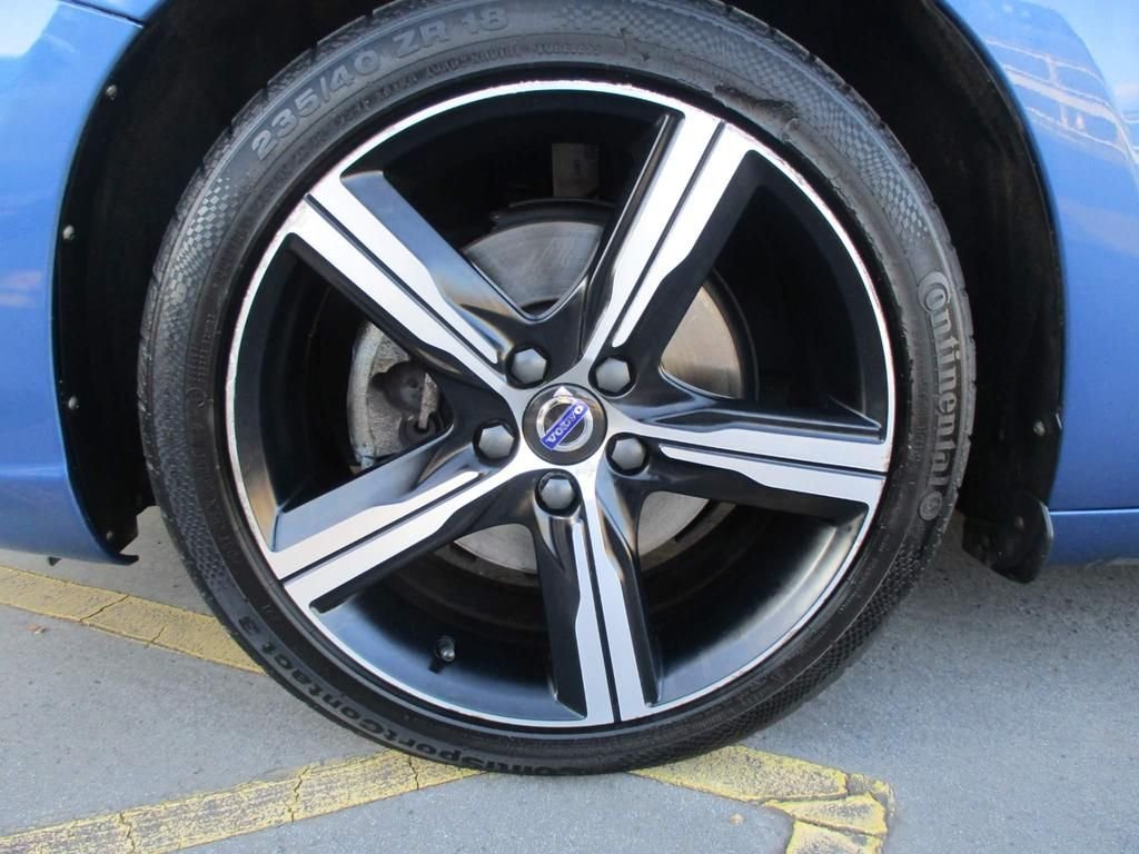USED 2017 67 VOLVO V60 2.0 D3 R-DESIGN NAV 5d 148 BHP FULL SERVICE HISTORY