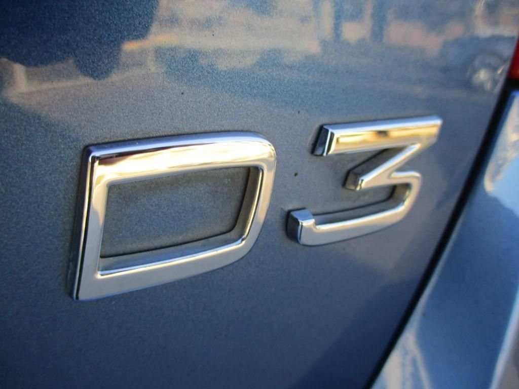 USED 2017 67 VOLVO V60 2.0 D3 R-DESIGN NAV 5d 148 BHP FULL SERVICE HISTORY