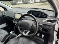USED 2015 15 PEUGEOT 2008 1.6 BLUE HDI S/S FELINE MISTRAL 5d 120 BHP 